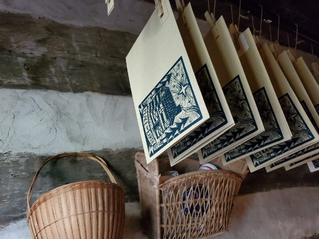 drying rack with log cabin notecards