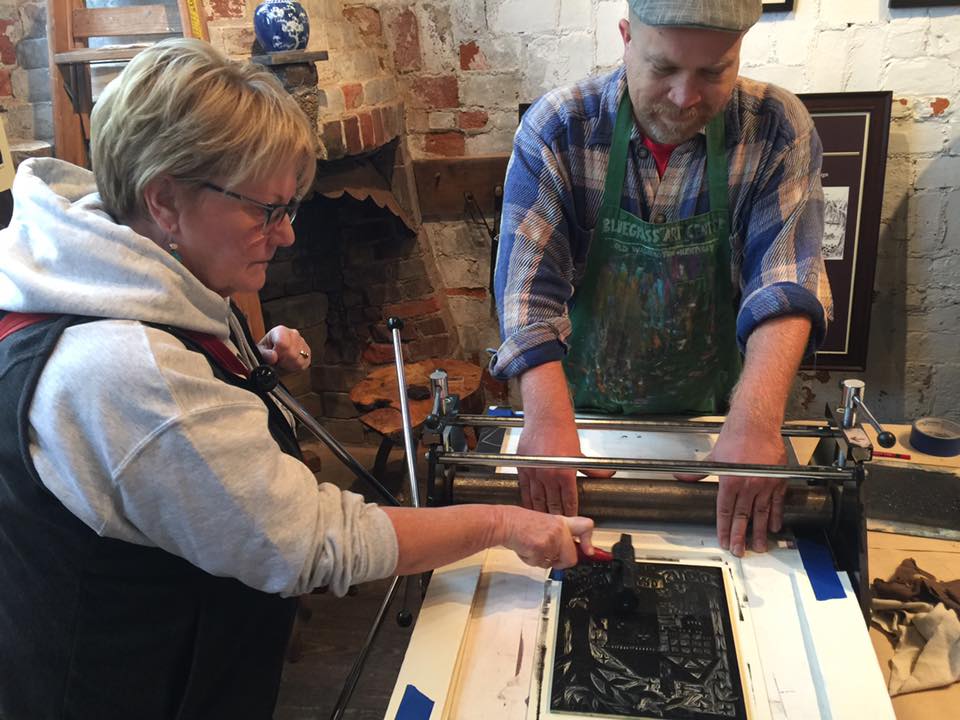 printmaking with kentucky artist ken swinson at the harlan hubbard studio in ft thomas KY